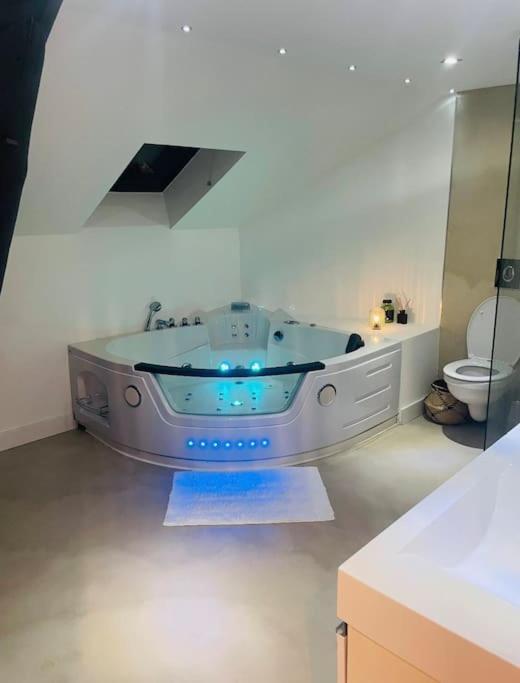 Stanislas Central & Jacuzzi Parking Nancy Extérieur photo